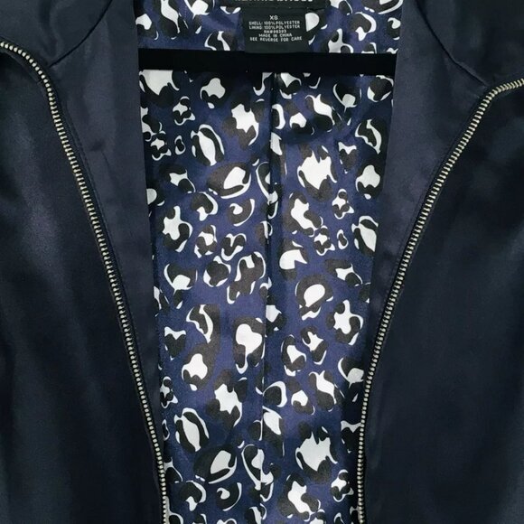 Dennis Basso Sz XS Front Zip Rain Jacket Navy Satin Anorak Removable Hood - Picture 5 of 12